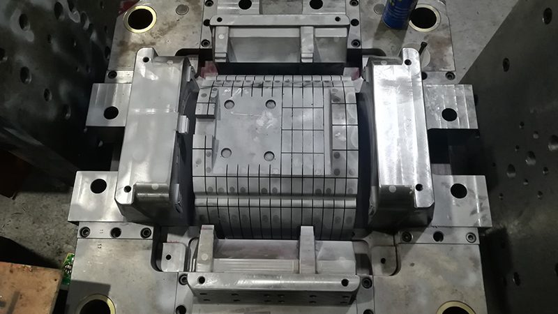 吹塑模具工艺流程：揭秘高效生产背后的秘密