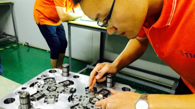 注塑模具定制：揭秘定制流程与价格构成**